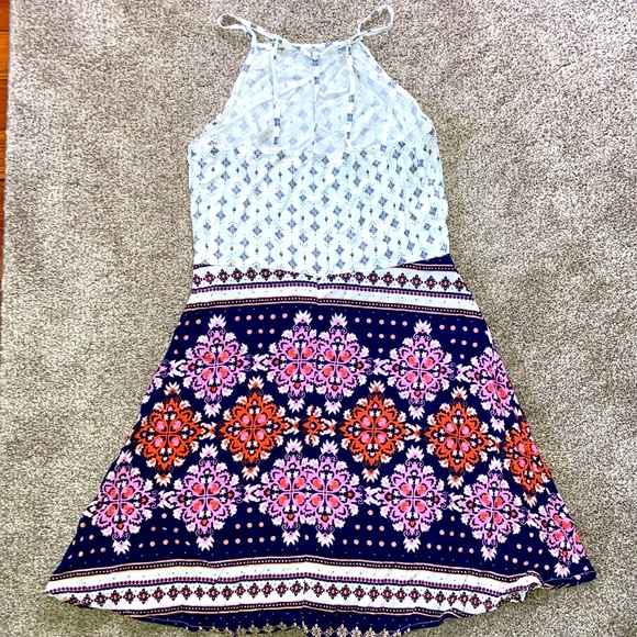 🌺🌻CUTE DRESS🌻🌺 - Picture 2 of 3